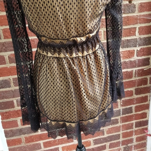 (Donated) Sophie Max Lace Top - Picture 3 of 6